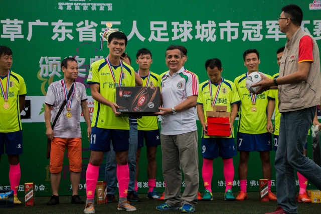 亚冠-C罗梅开二度轰913球 利雅得胜利3-1胜