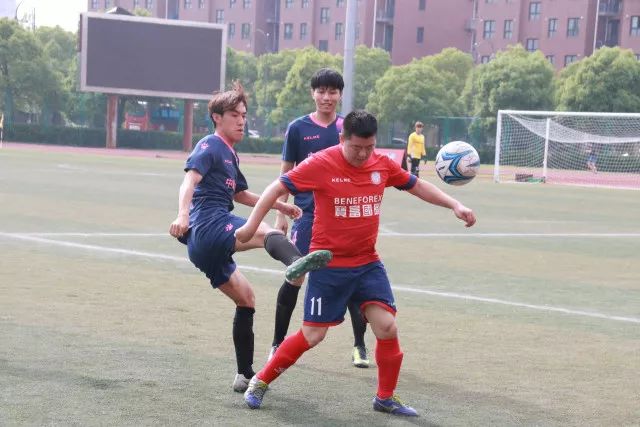 约基奇休战雷霆险胜掘金 鹈鹕力克火箭止3连败